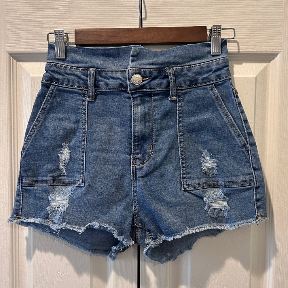Refuge Denim High-Rise Distressed Shorts | Size 3 - Picture 3 of 5
